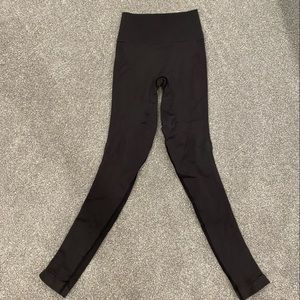 Lululemon zoned in tight
